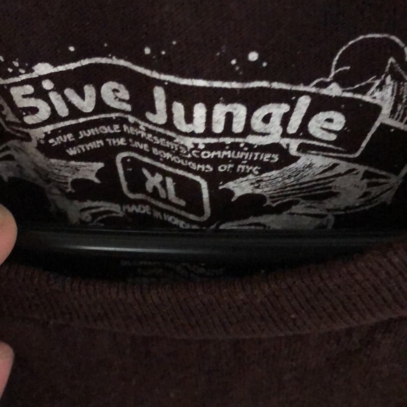 T shirt - Picture 2 of 3